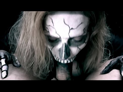 ❤️ Démonické dievča fajčí kokot svojimi čiernymi ústami a prehĺta semeno. ❌ Šukanie video na nás sk.sexafinkarasskaz.ru ❌️
