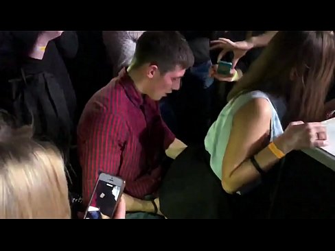 ❤️ Skutočný sex v ruskom nočnom klube. 18-ročné ruské dievča v análnom otvore a vagíne jebané v nočnom klube ❌ Šukanie video na nás sk.sexafinkarasskaz.ru ❌️