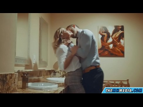 ❤️ Keď vás prsnatá blondínka zvádza na verejných toaletách ❌ Šukanie video na nás sk.sexafinkarasskaz.ru ❌️
